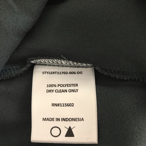 Lush Drape Hunter Green Long Sleeve Button Chocker Collar Blouse. Size Small - Picture 5 of 10